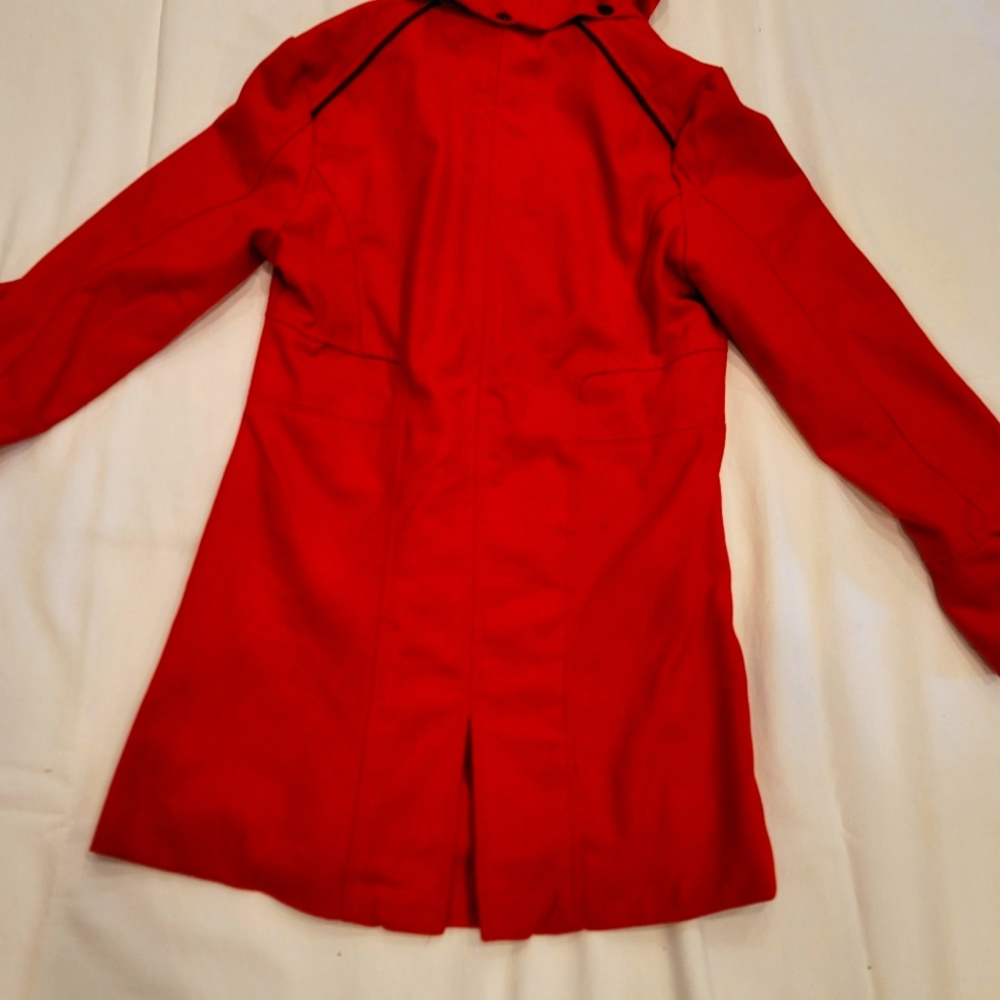 Red Wool Trenchcoat with Toggle details and Removable Hood - Picture 8 of 9